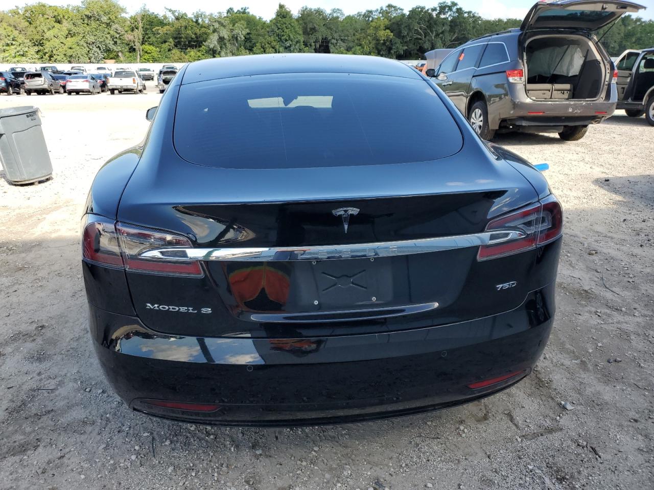 5YJSA1E21JF297112 2018 Tesla Model S