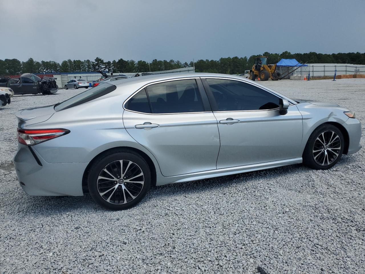 2018 Toyota Camry L vin: 4T1B11HK3JU047577