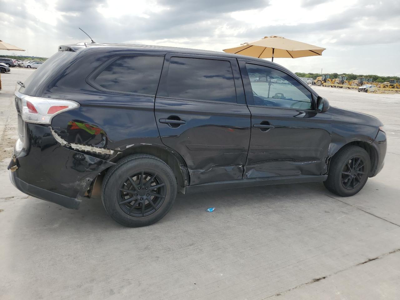 Lot #3303867709 2015 MITSUBISHI OUTLANDER