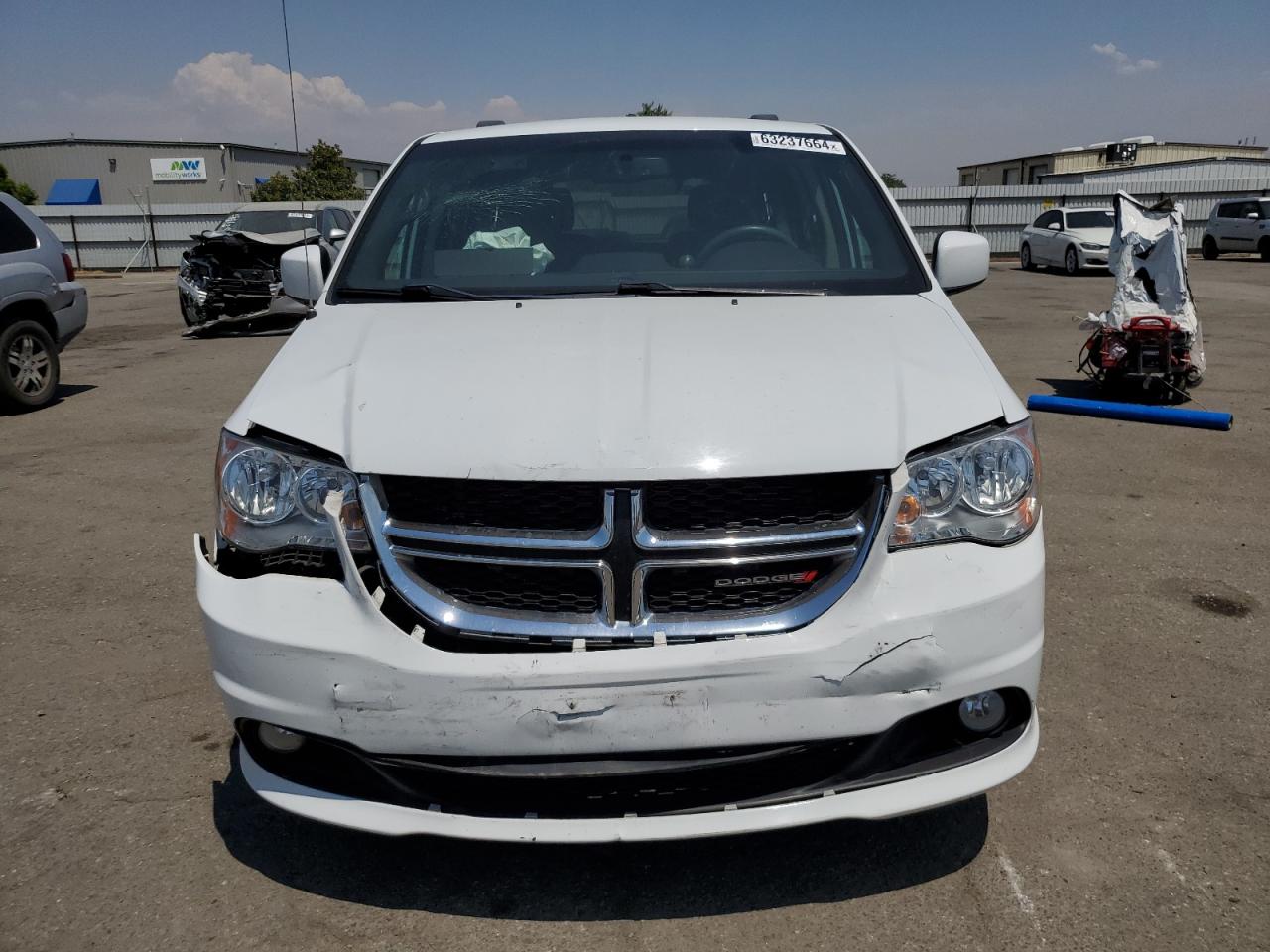 2017 Dodge Grand Caravan Sxt vin: 2C4RDGCG1HR705890