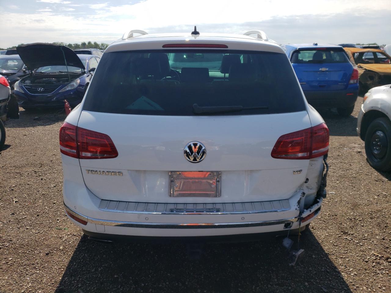 WVGEF9BP9GD008728 2016 Volkswagen Touareg Sport