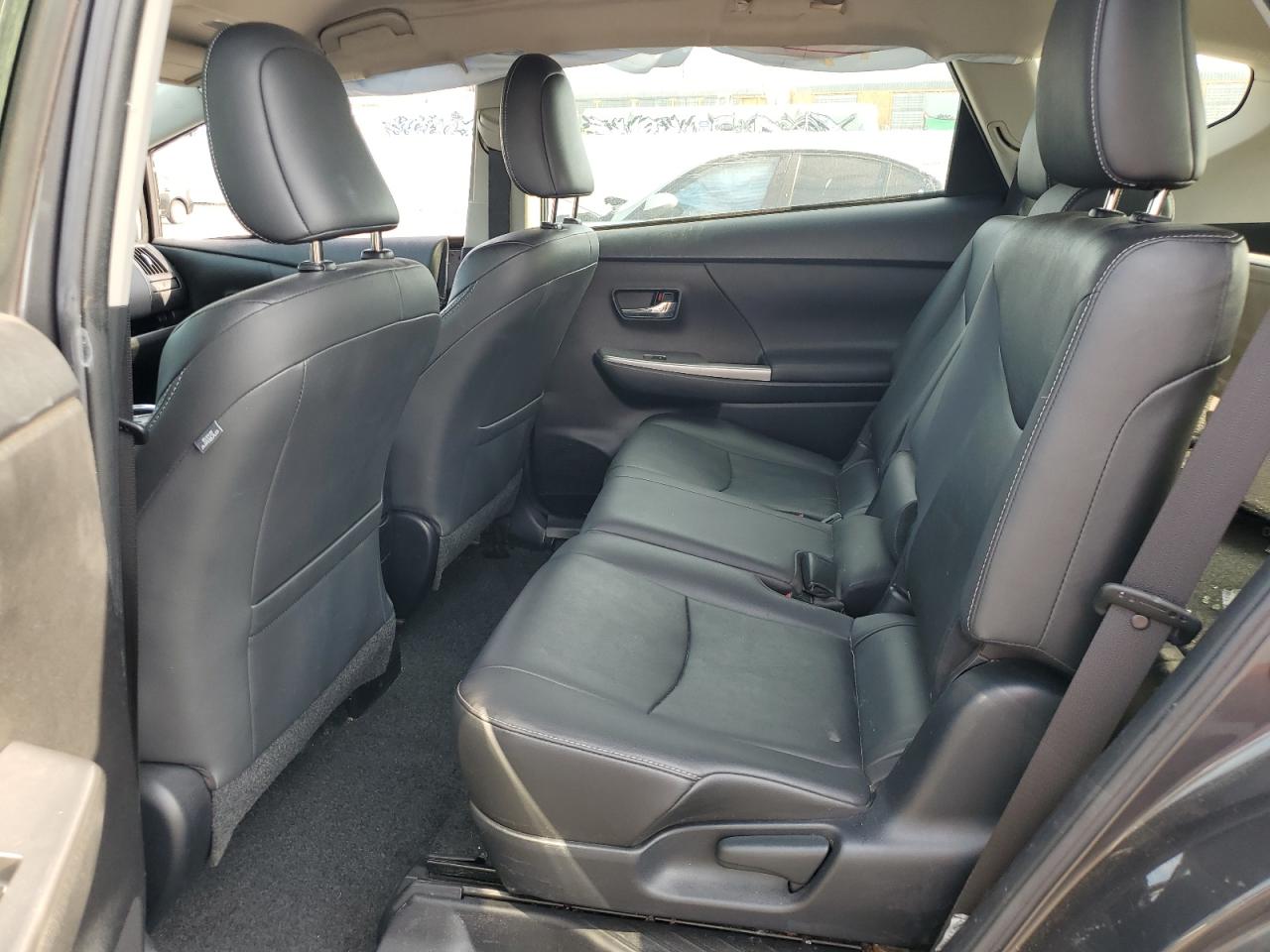 JTDZN3EU8HJ057476 2017 Toyota Prius V