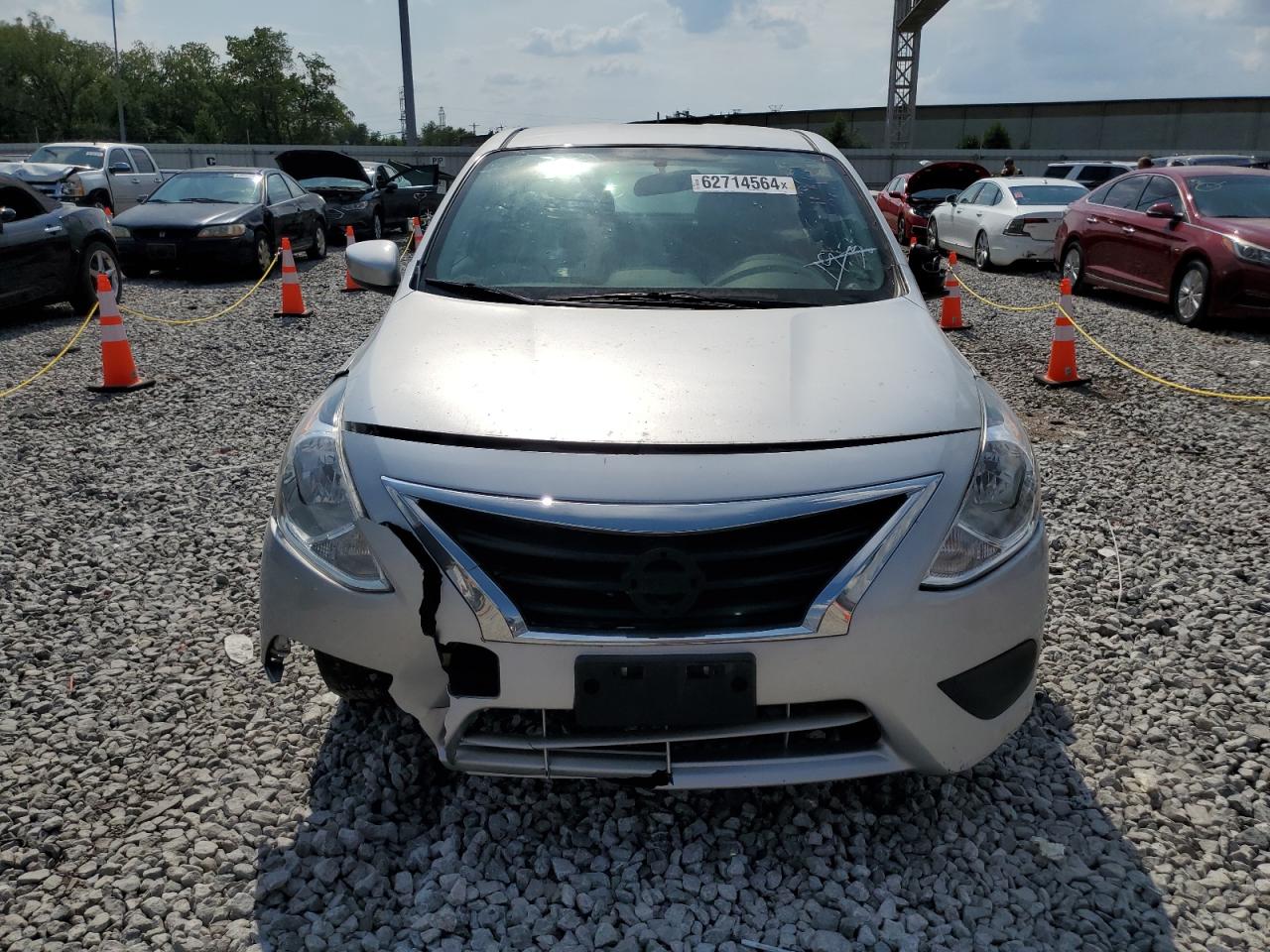 Lot #2828553273 2018 NISSAN VERSA S