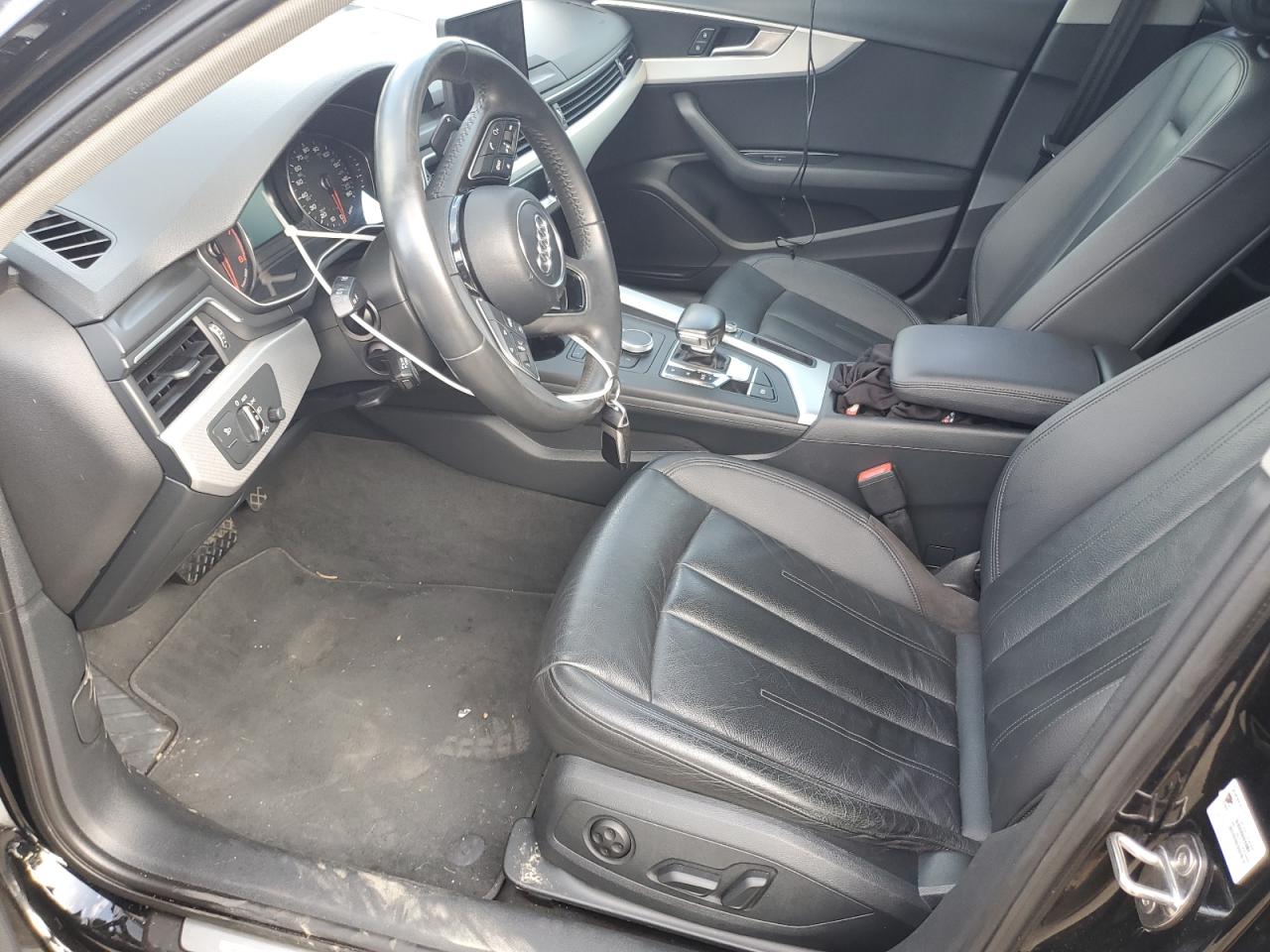 WAUKMAF41JA089633 2018 Audi A4 Premium