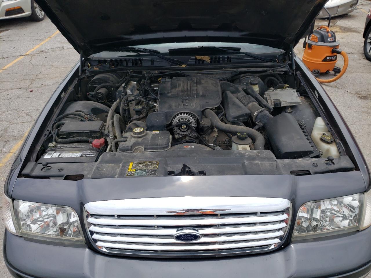 2FAFP74W45X130228 2005 Ford Crown Victoria Lx