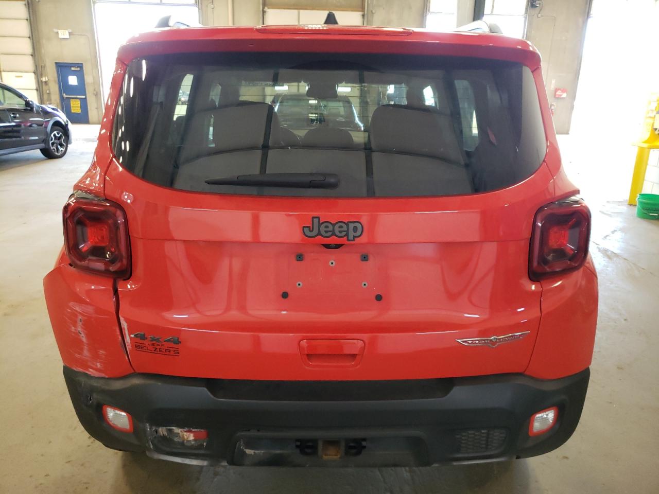 ZACNJBC17KPJ92529 2019 Jeep Renegade Trailhawk