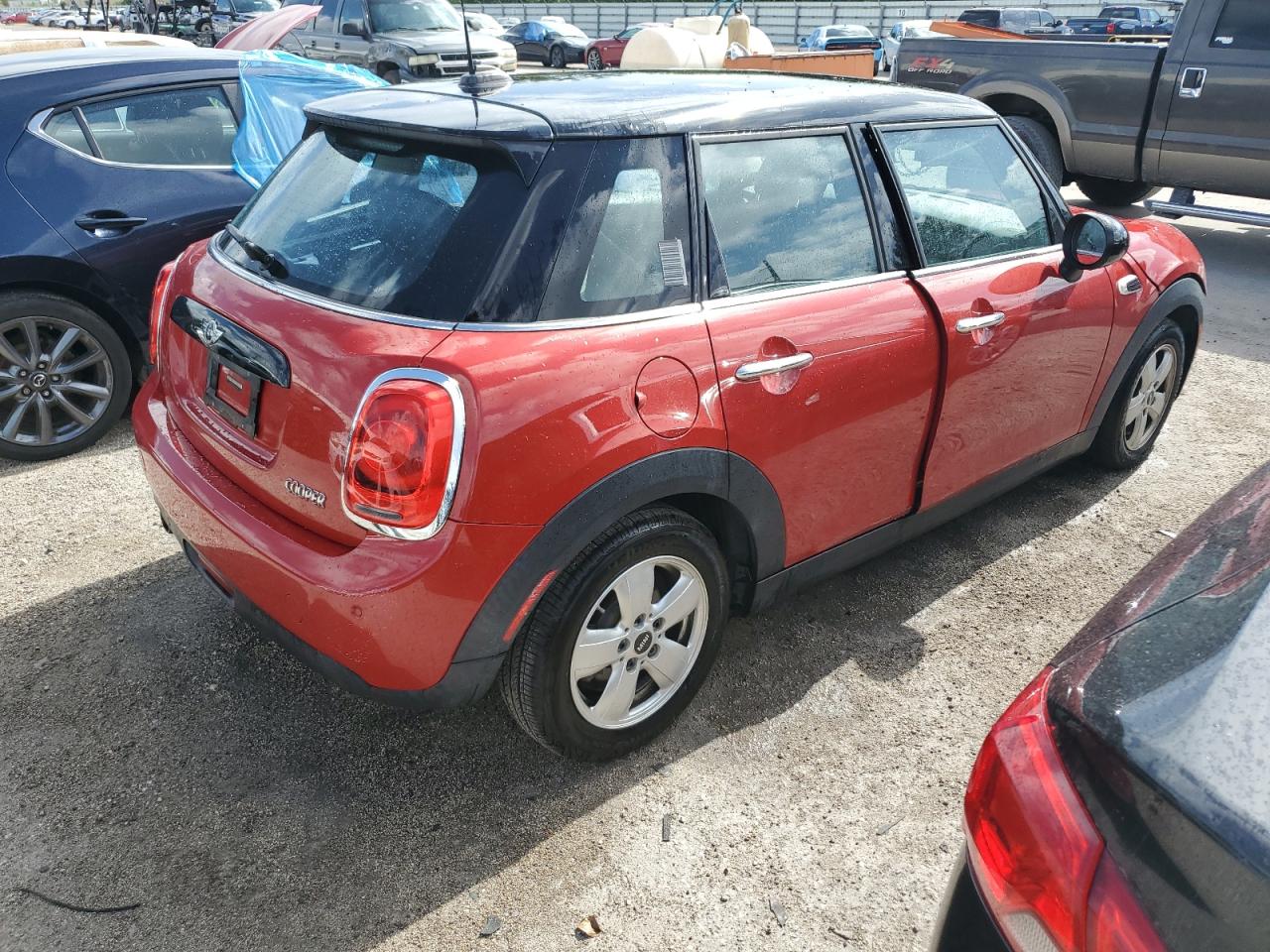 WMWXU1C51J2F79697 2018 Mini Cooper