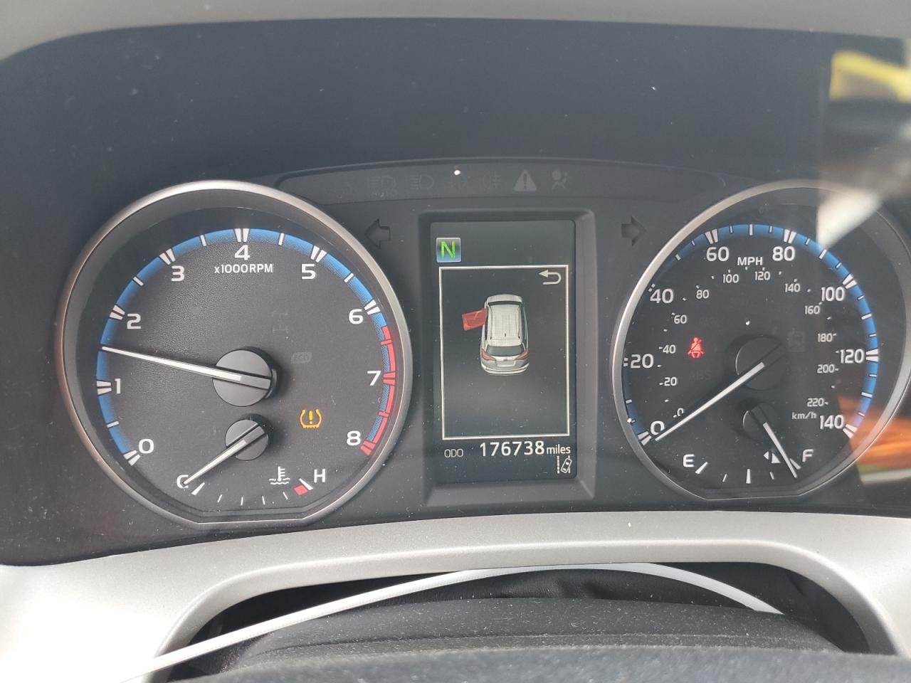 2T3BFREV8HW656177 2017 Toyota Rav4 Le