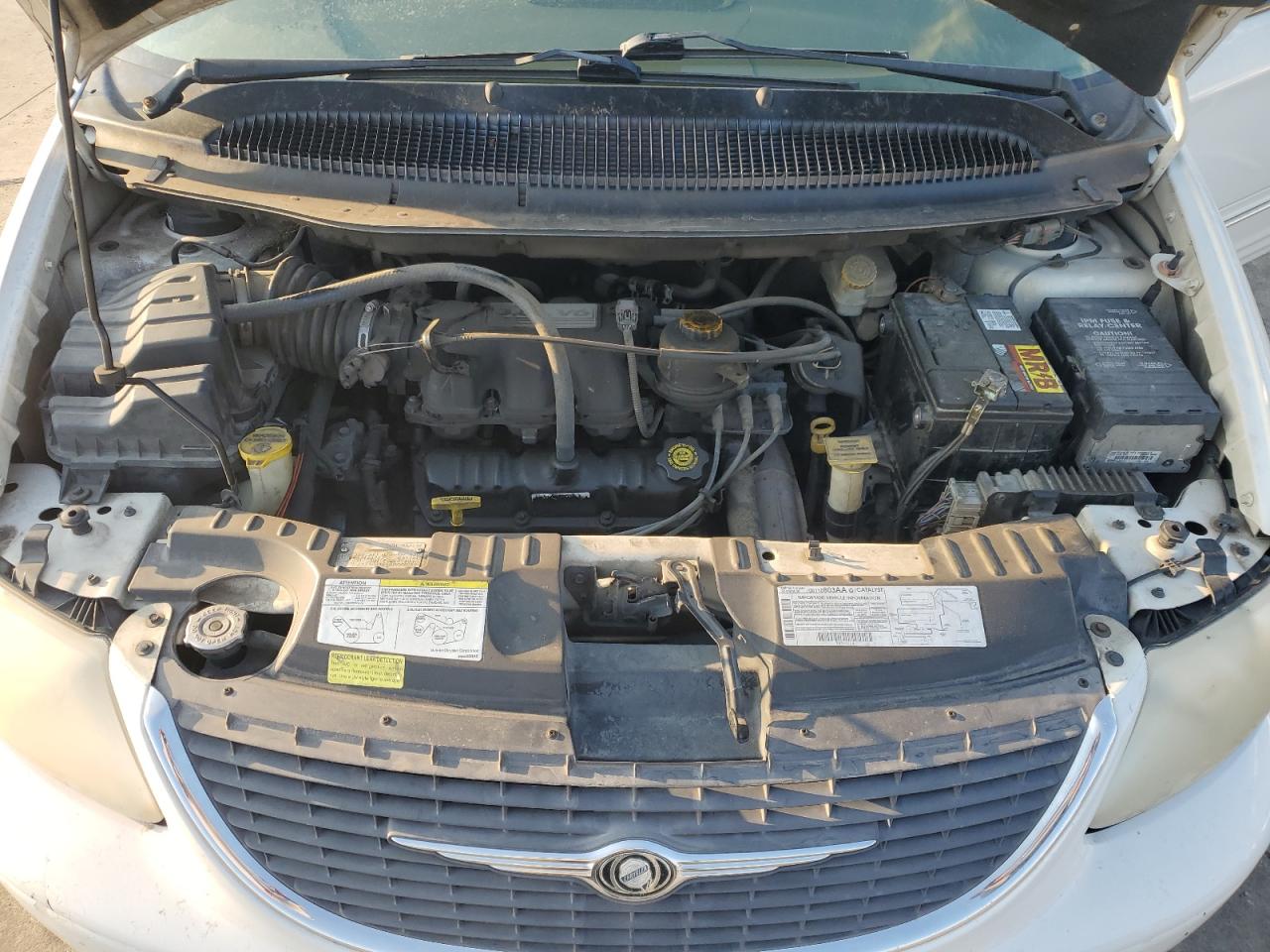 2C8GP64L52R772079 2002 Chrysler Town & Country Limited