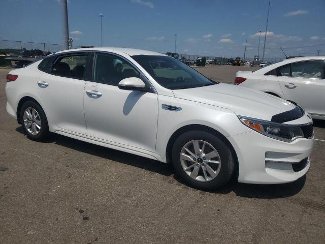 VIN 5XXGT4L30HG158867 2017 KIA Optima, LX no.4