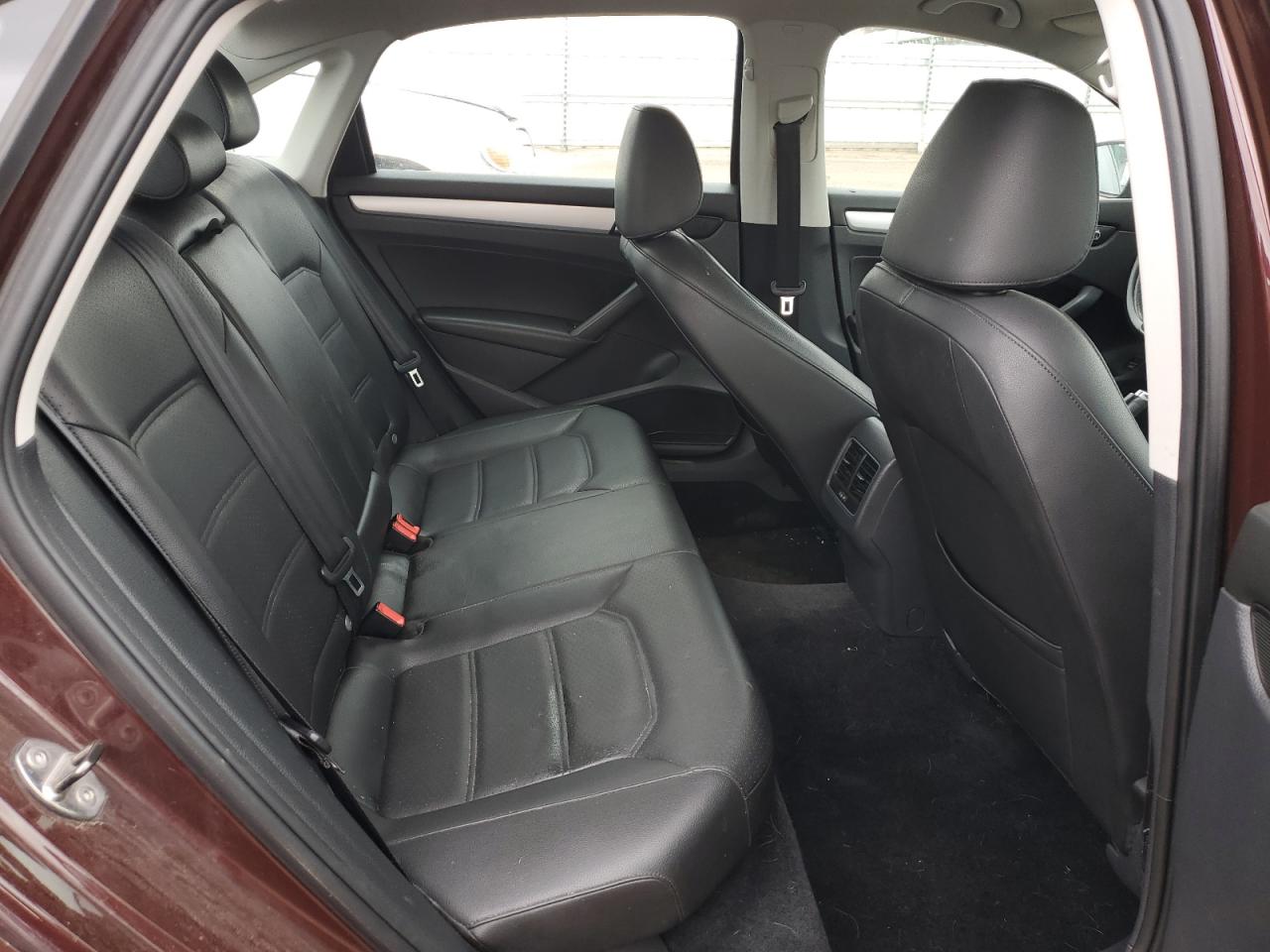 1VWBN7A3XDC120708 2013 Volkswagen Passat Se