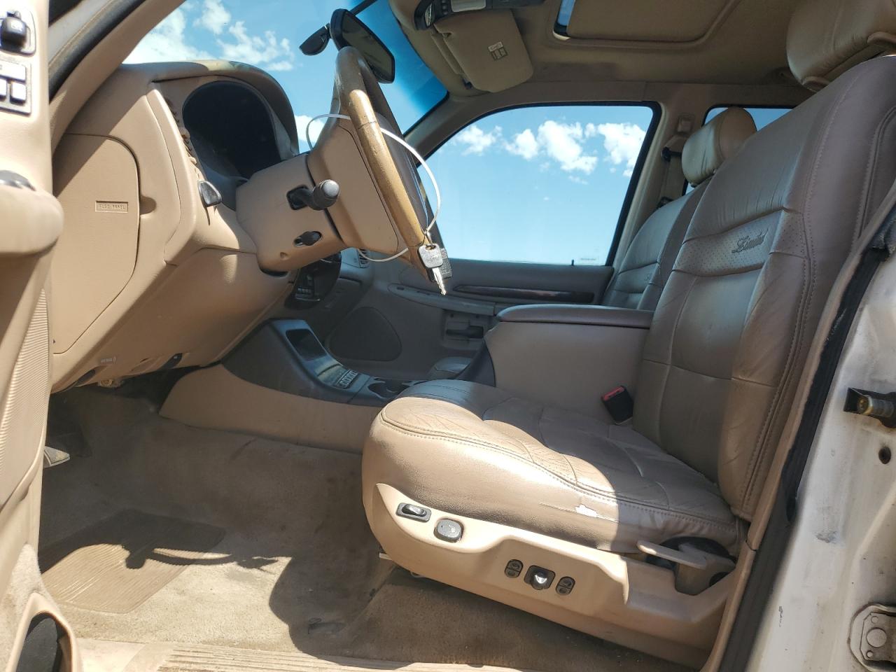 1FMDU85P1YZA73195 2000 Ford Explorer Limited