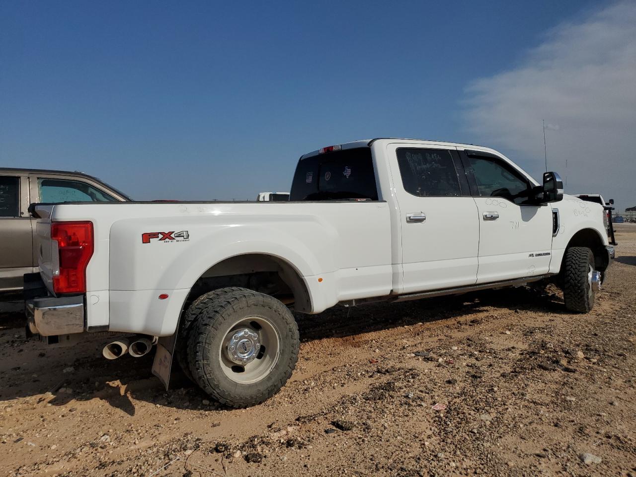 FORD F350 SUPER 2019 white  diesel 1FT8W3DT4KEE32247 photo #4