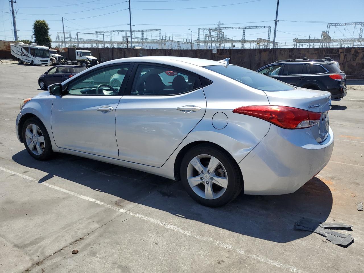 2013 Hyundai Elantra Gls vin: KMHDH4AE2DU997315