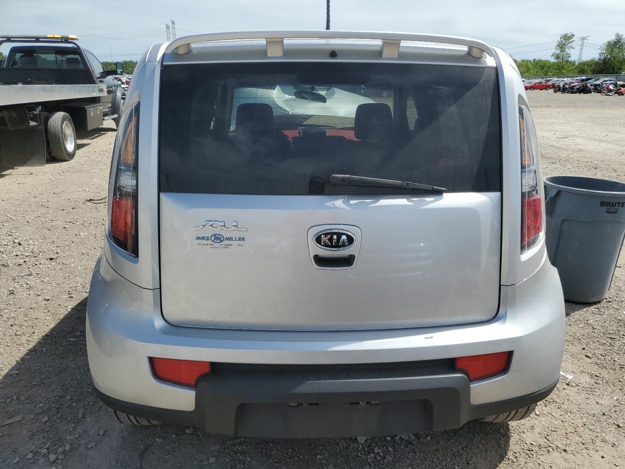 KNDJT2A20A7046380 2010 Kia Soul +