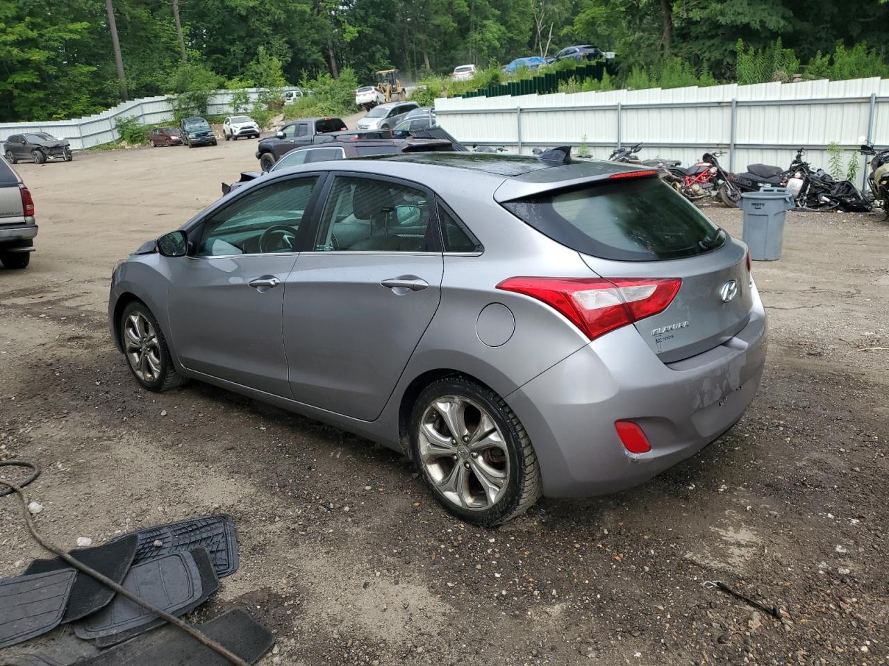 2013 Hyundai Elantra Gt vin: KMHD35LE8DU090134