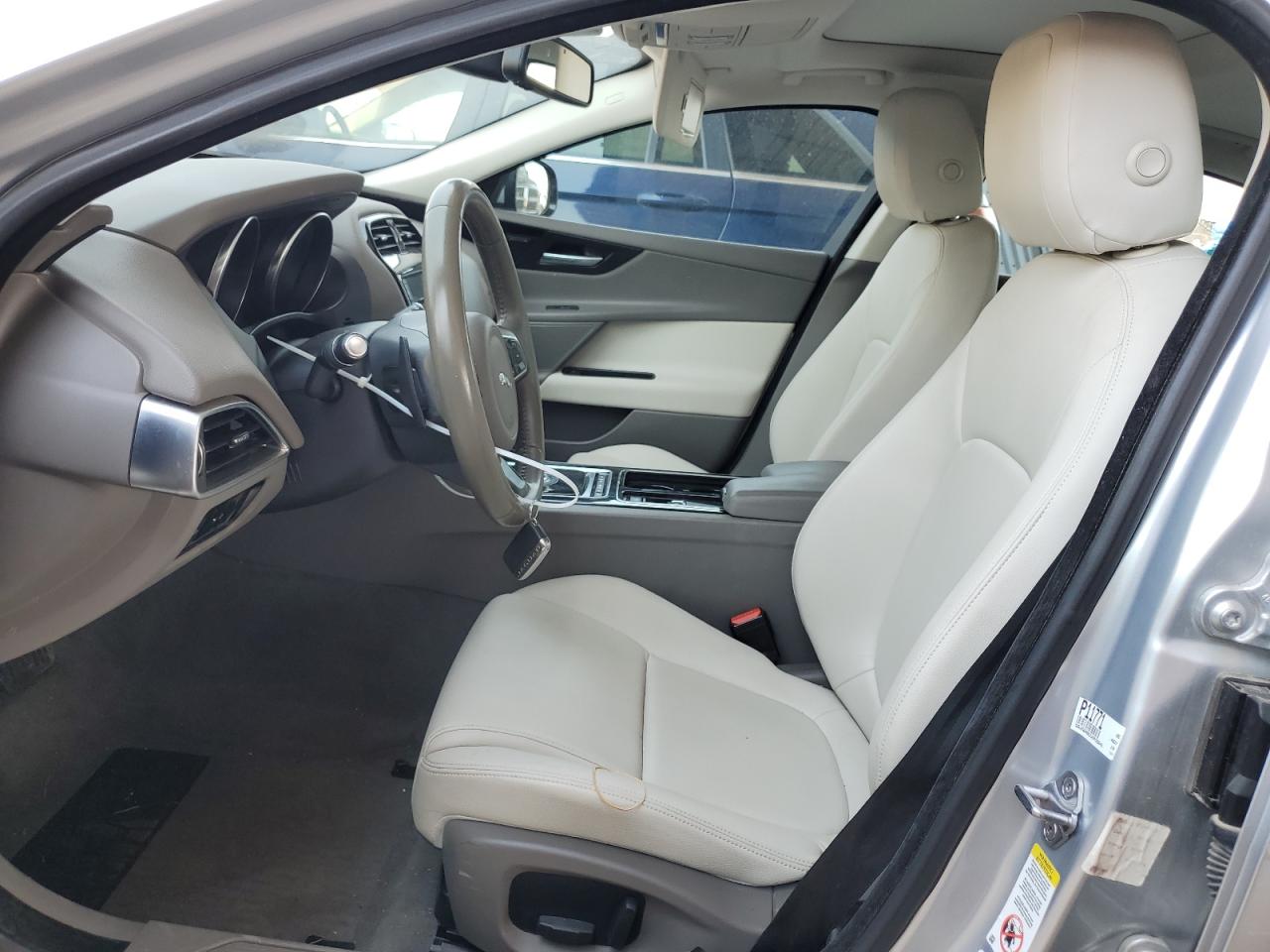 SAJAD4GX3JCP36645 2018 Jaguar Xe Premium