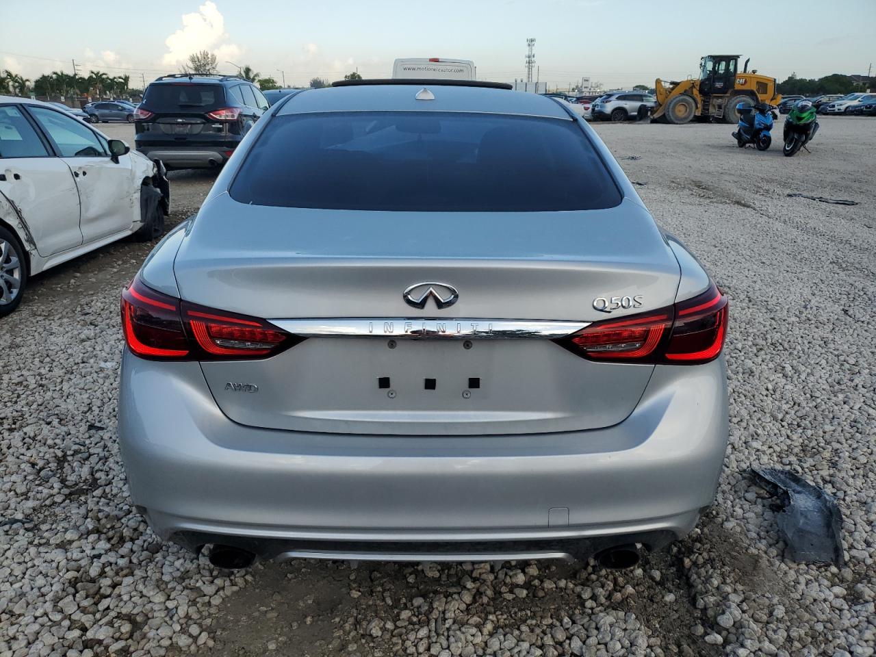 JN1EV7AR0JM437233 2018 Infiniti Q50 Luxe