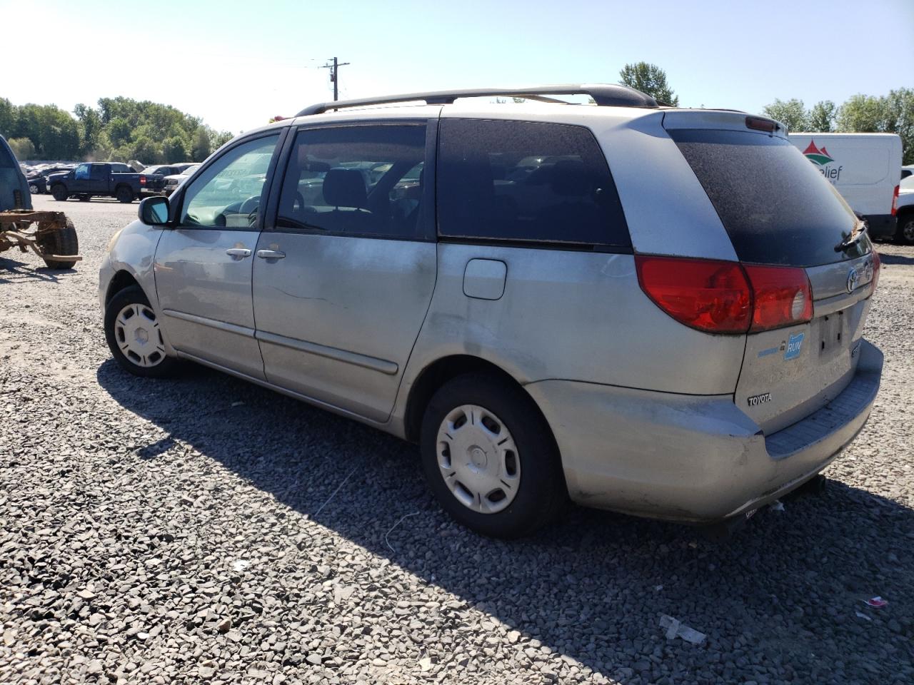 Lot #2860355114 2006 TOYOTA SIENNA CE