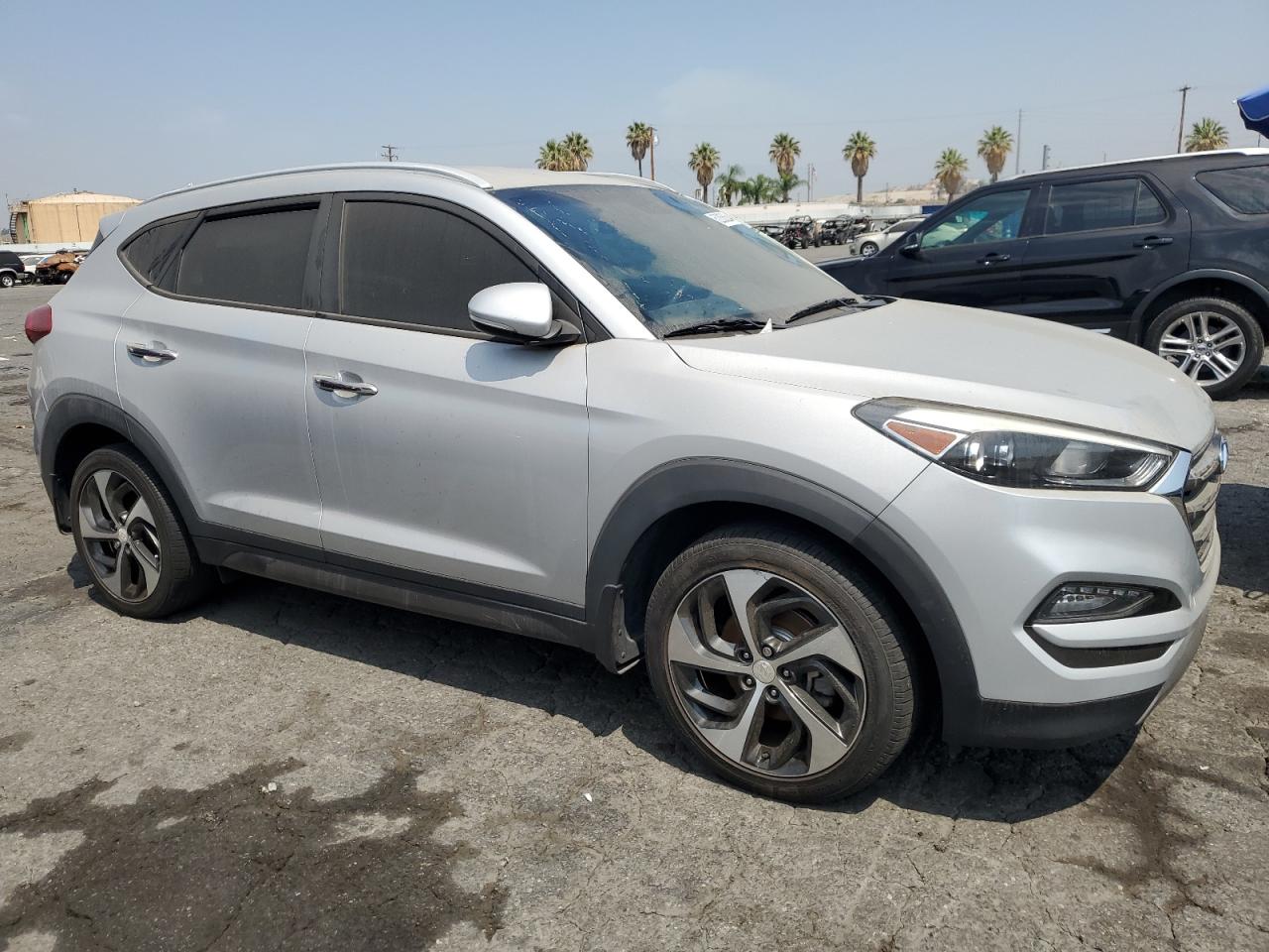 2016 Hyundai Tucson Limited vin: KM8J33A22GU166984