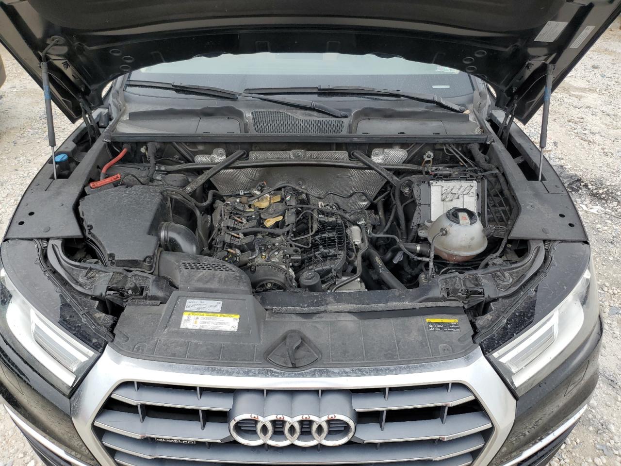 WA1ANAFY8J2233844 2018 Audi Q5 Premium