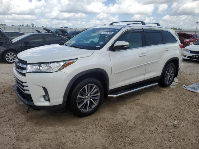 VIN 5TDJZRFH2KS613748 2019 Toyota Highlander, SE no.1