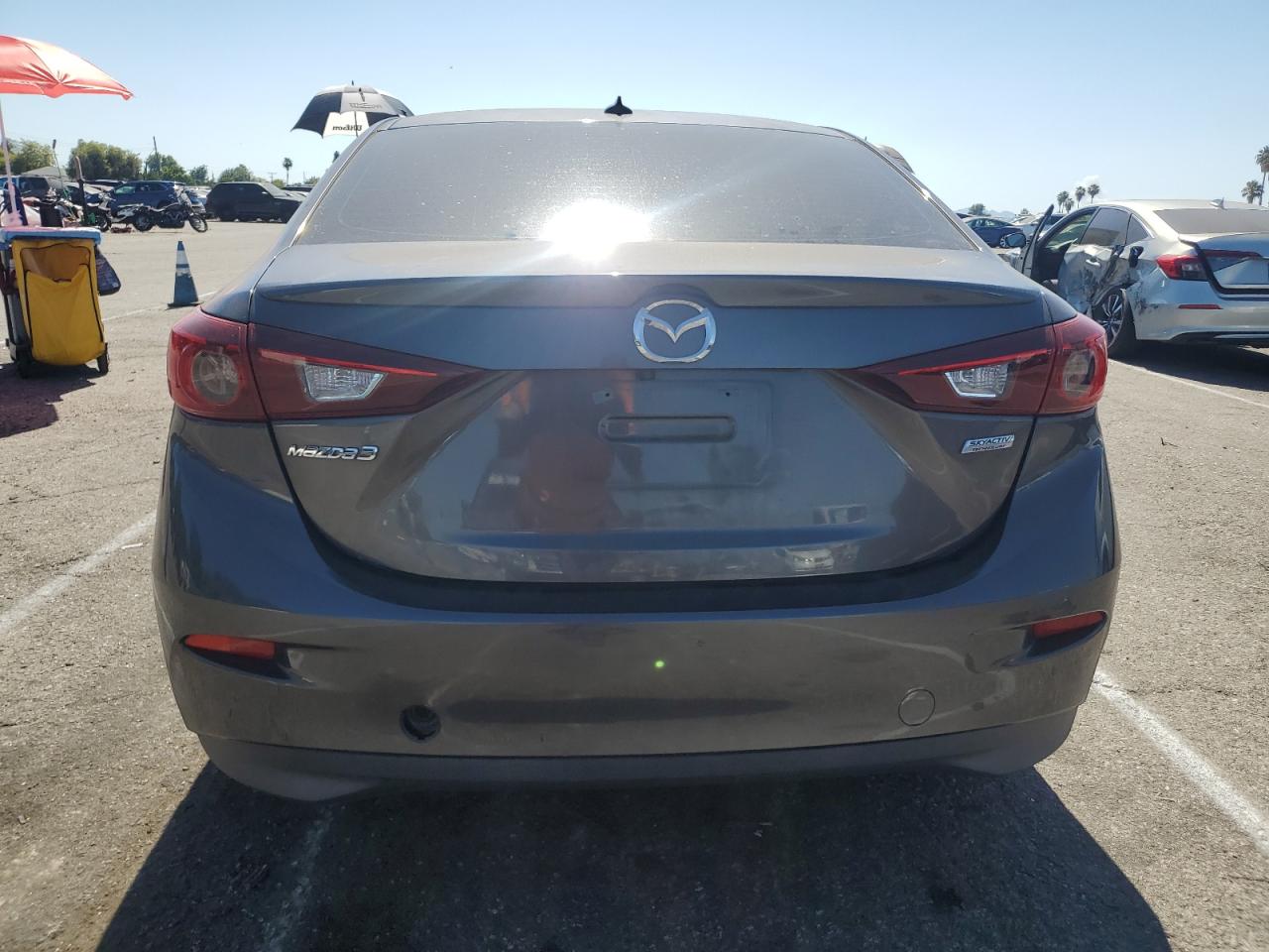 3MZBN1V32JM271625 2018 Mazda 3 Touring