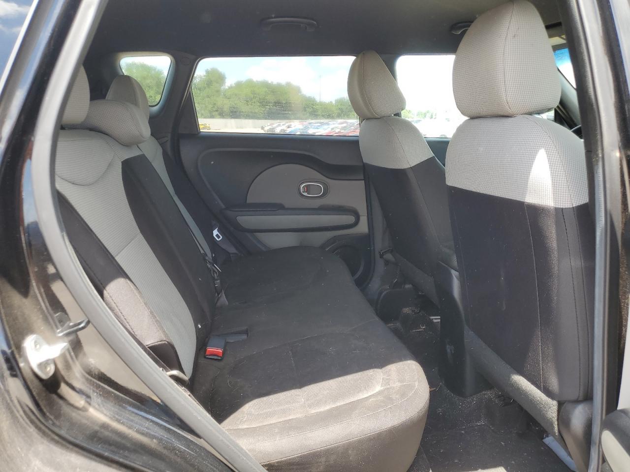 KNDJN2A26G7305862 2016 Kia Soul