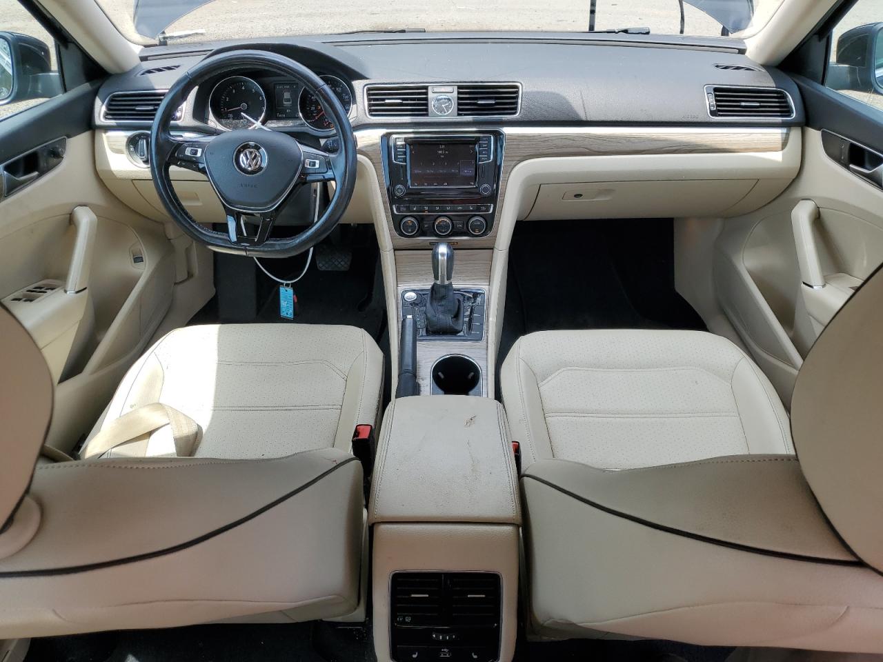 1VWGT7A37HC074918 2017 Volkswagen Passat Se