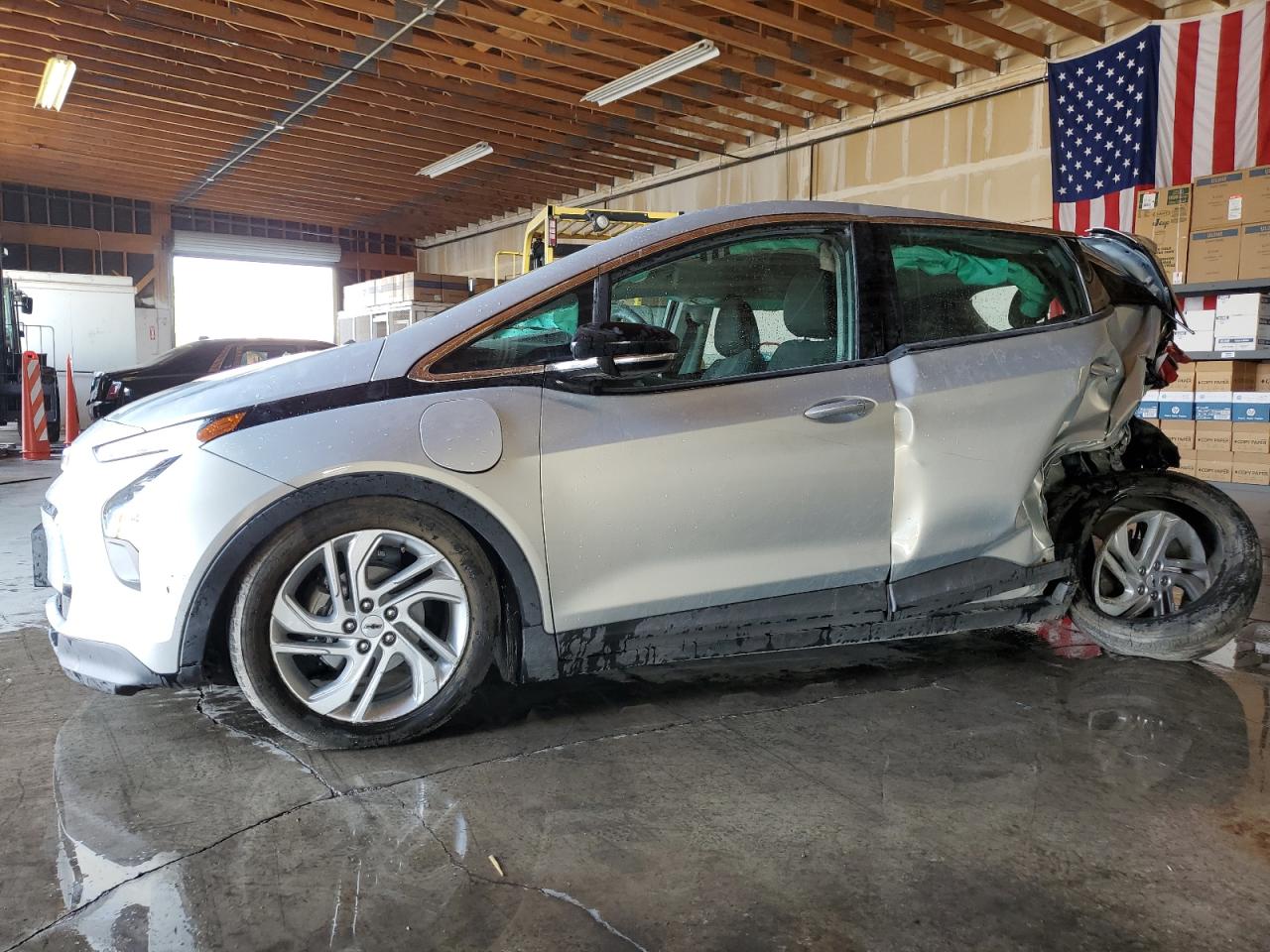 CHEVROLET BOLT EV 1L 2023 silver  electric 1G1FW6S04P4179695 photo #1