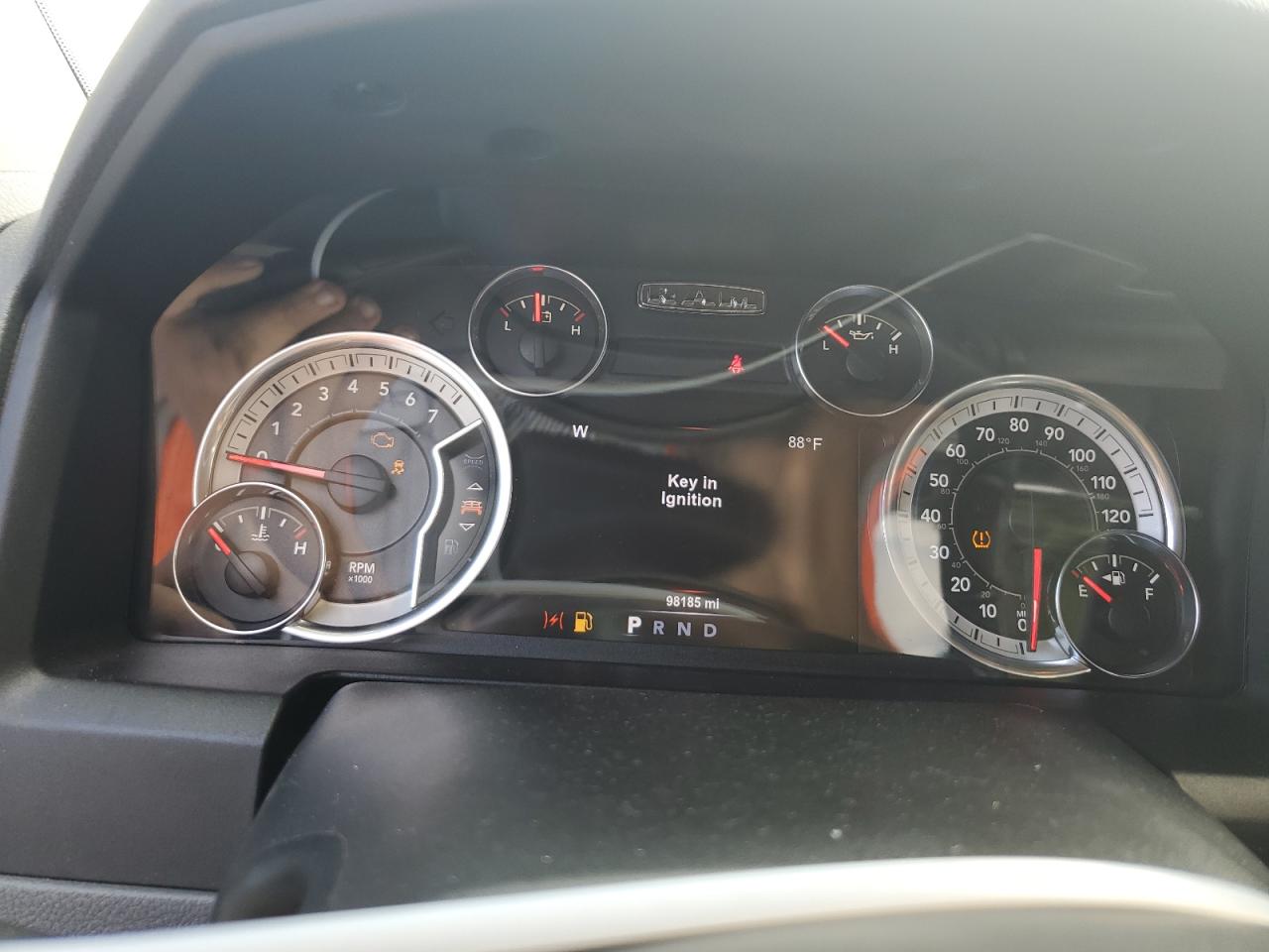 3C6RR7LT3HG637605 2017 Ram 1500 Slt