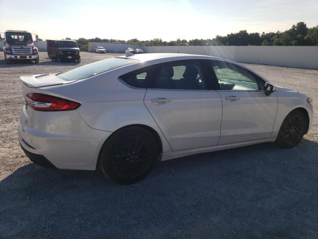 VIN 3FA6P0HD8KR196050 2019 Ford Fusion, SE no.3