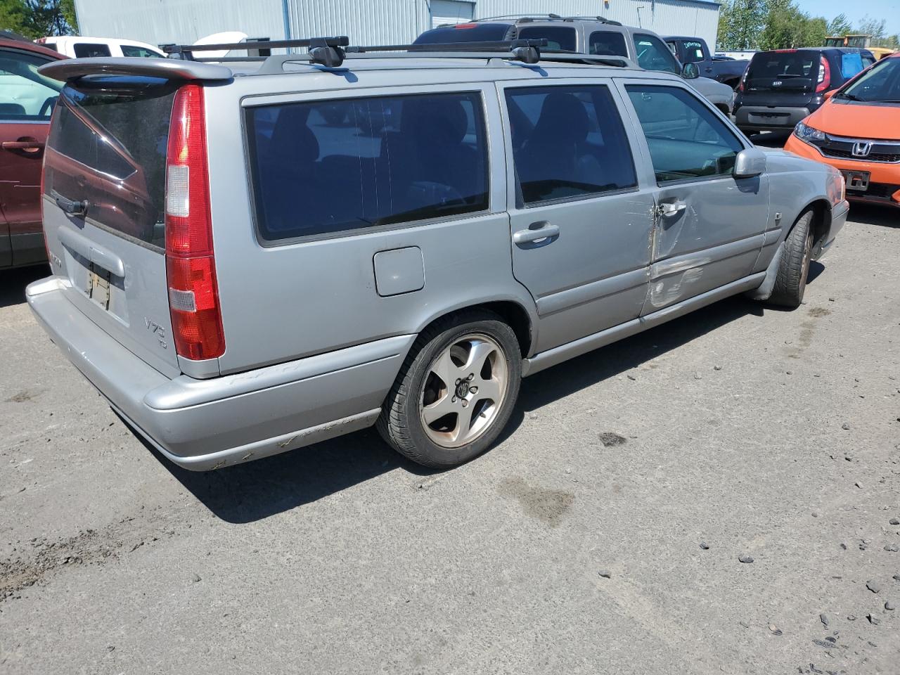 YV1LW53D8X2544326 1999 Volvo V70 T5 Turbo