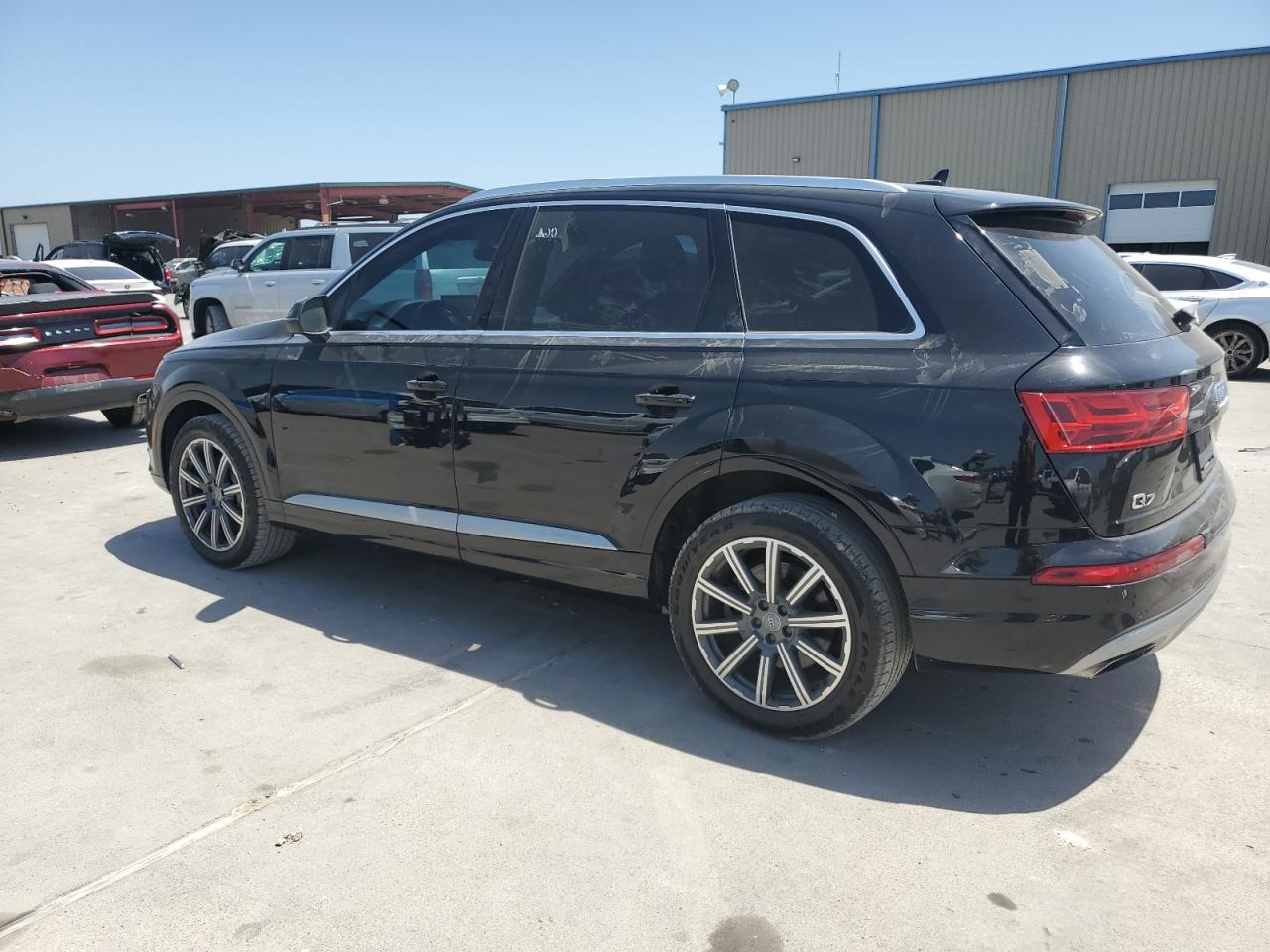 2017 Audi Q7 Premium Plus vin: WA1LAAF71HD022656