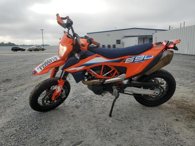 KTM 690 SMC R 2023 orange  gas VBKLSV40XPM751333 photo #4