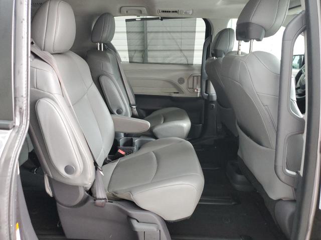 2021 TOYOTA SIENNA XLE - 5TDYRKEC9MS017440