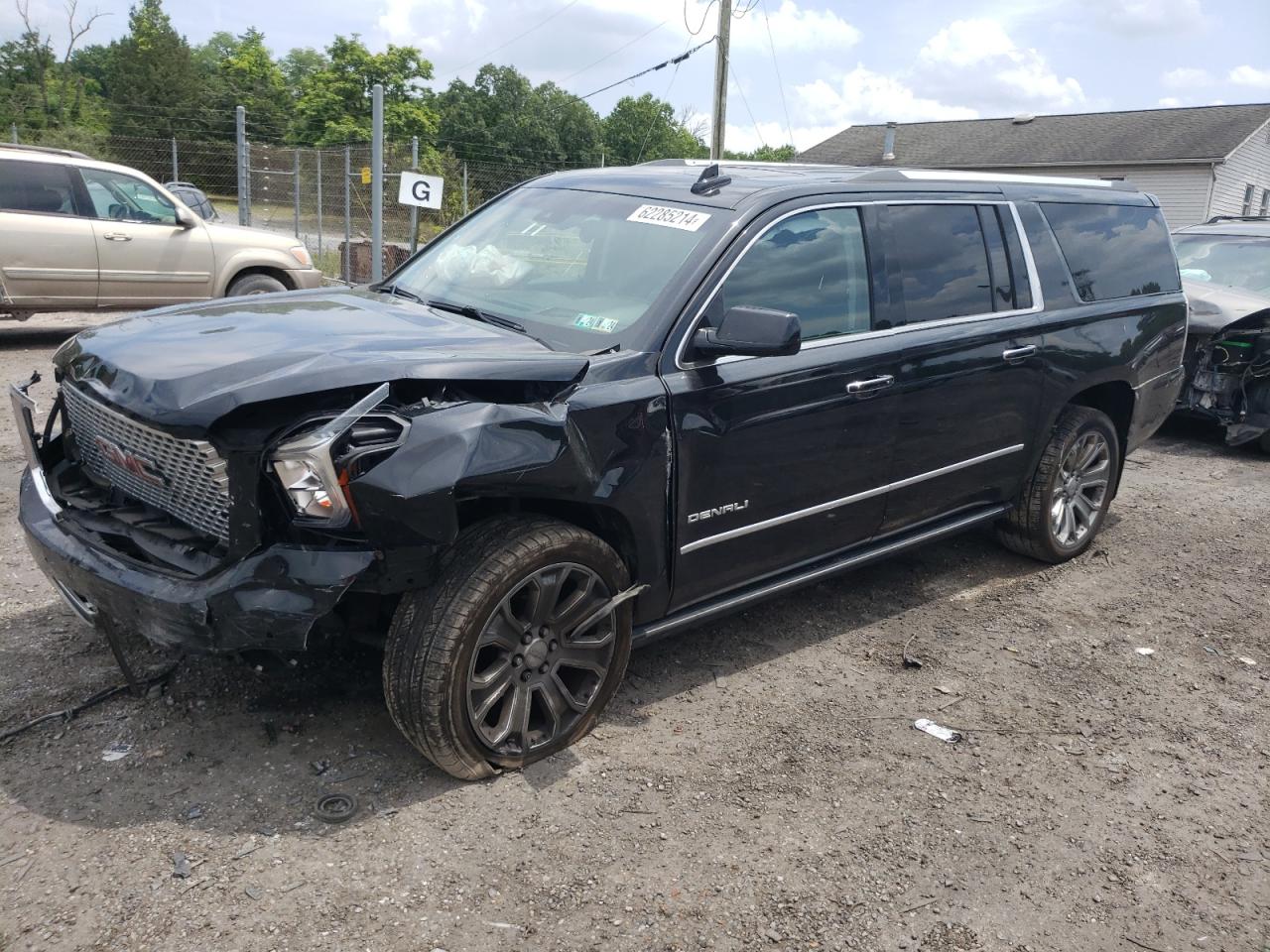 2017 GMC Yukon Xl Denali vin: 1GKS2HKJ2HR353391