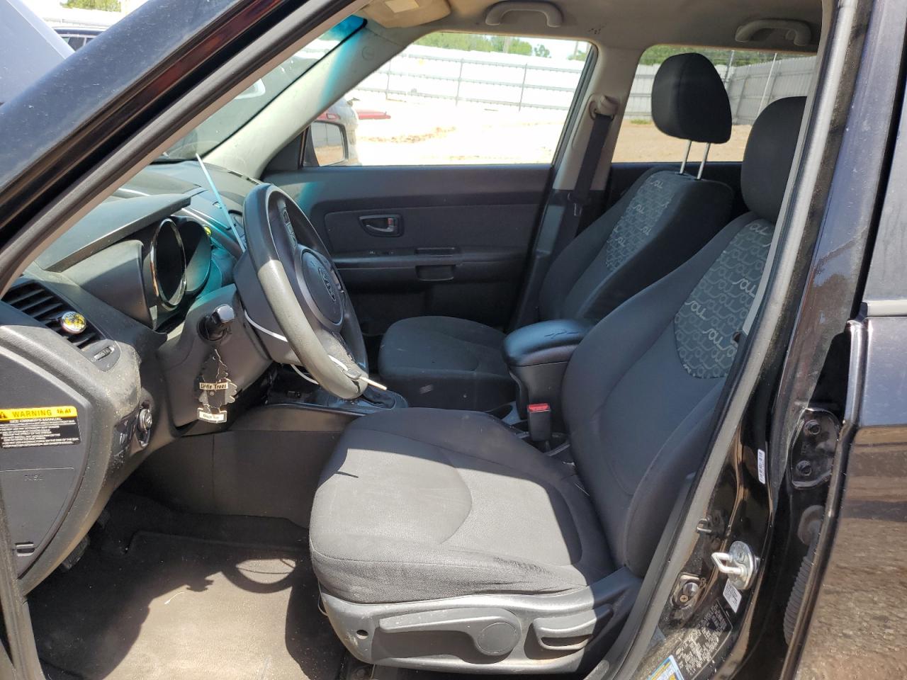 KNDJT2A22B7258196 2011 Kia Soul +