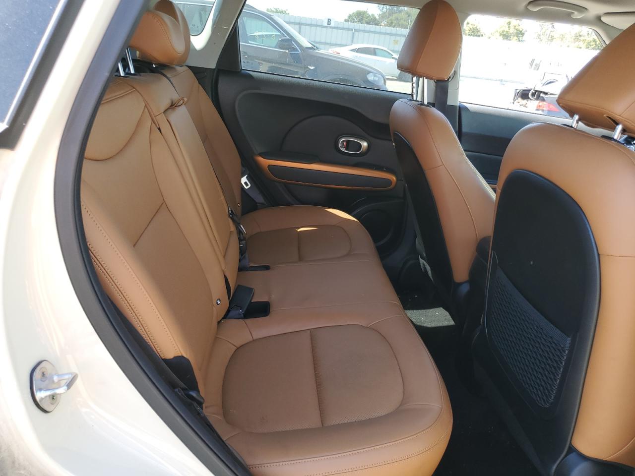 KNDJX3A59G7293202 2016 Kia Soul !