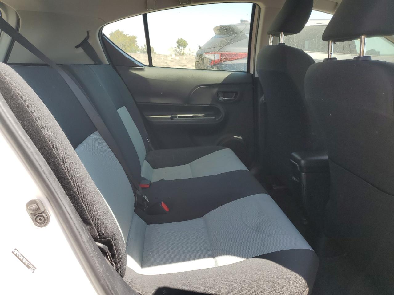 JTDKDTB35G1121603 2016 Toyota Prius C