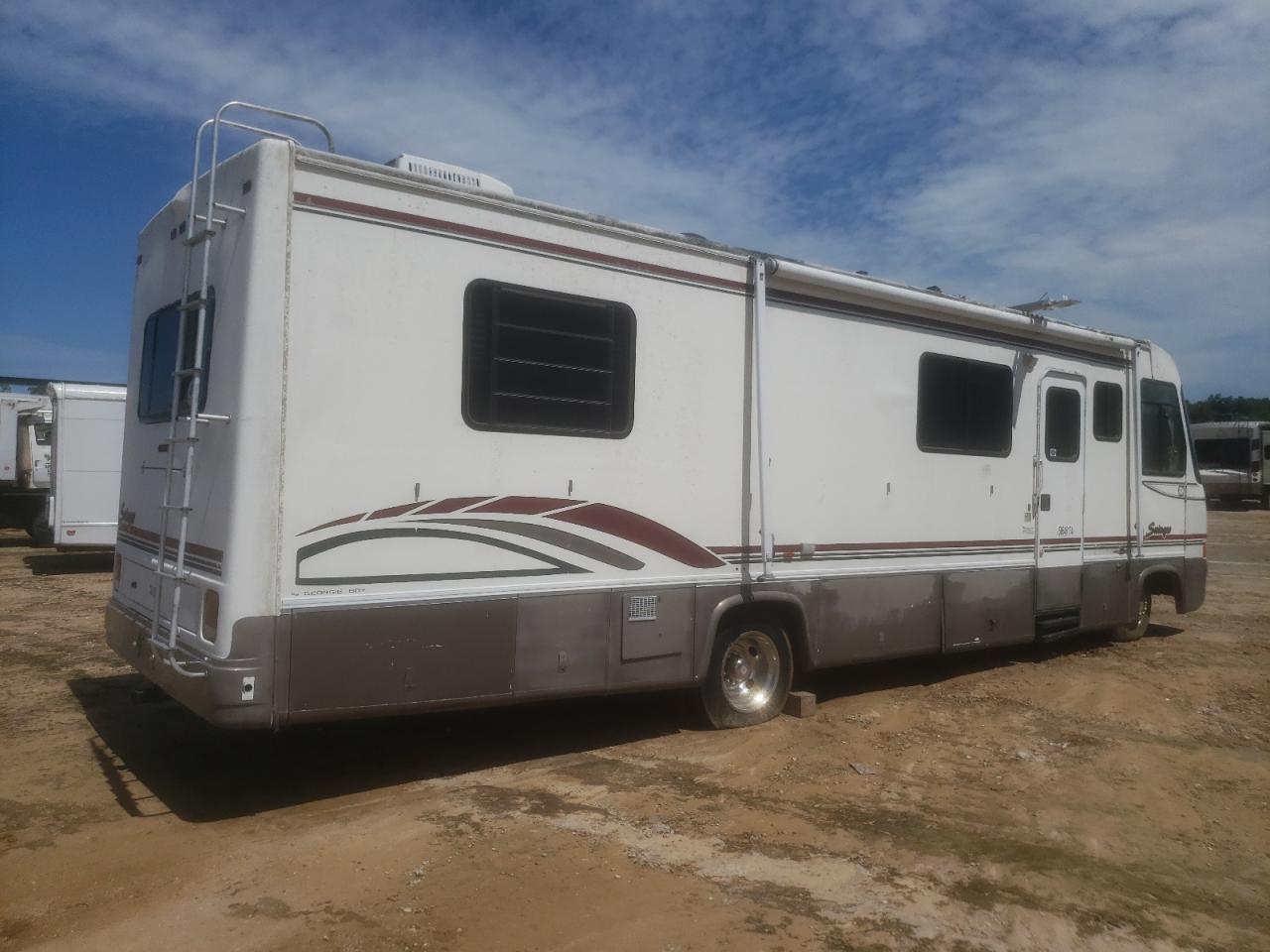 Lot #2684266404 1996 CHEVROLET MOTORHOME