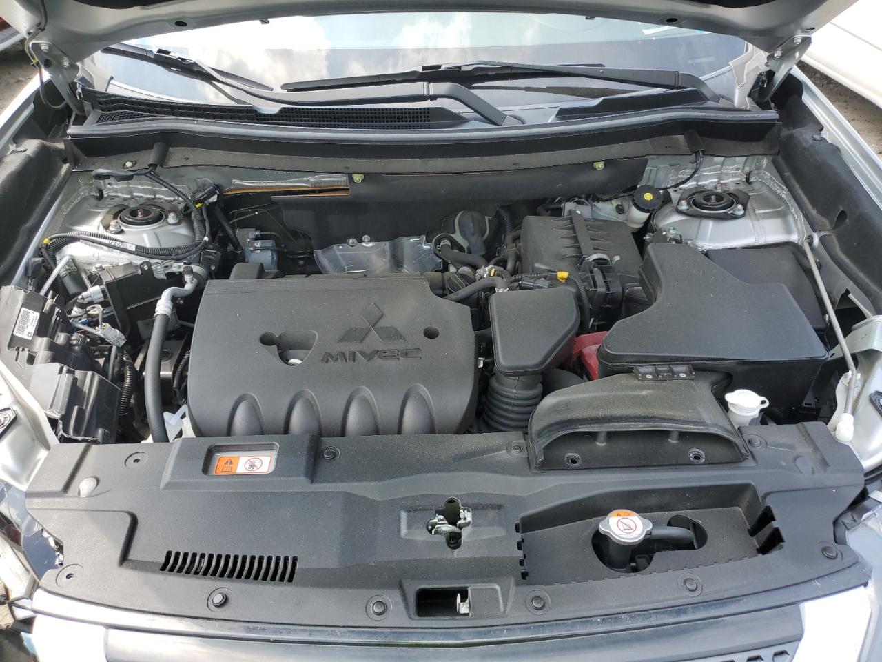 JA4AZ3A35KZ033511 2019 Mitsubishi Outlander Se