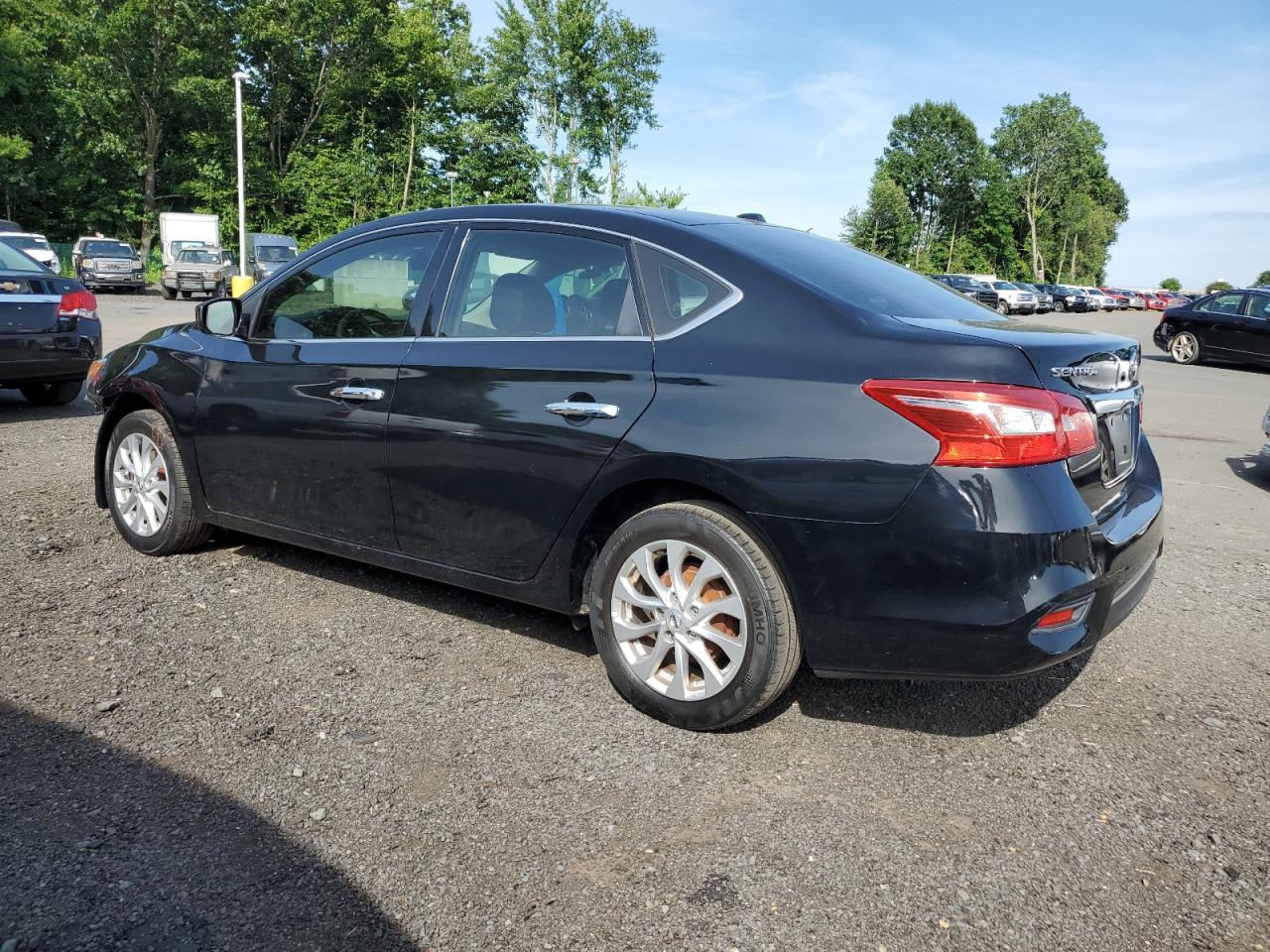 2018 Nissan Sentra S vin: 3N1AB7AP6JY250128