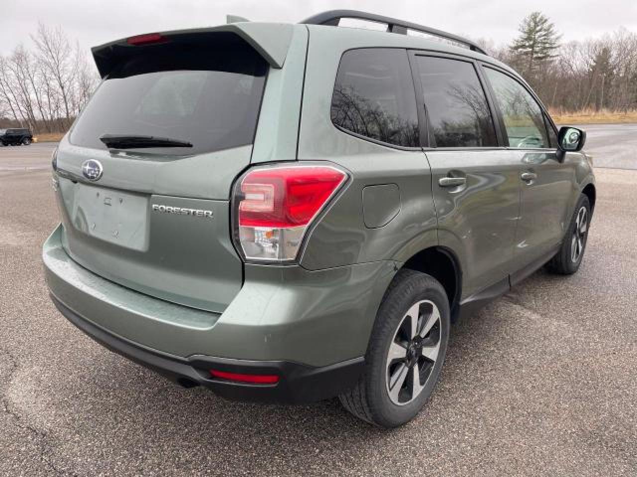 2018 Subaru Forester 2.5I Premium vin: JF2SJAGC5JH483341