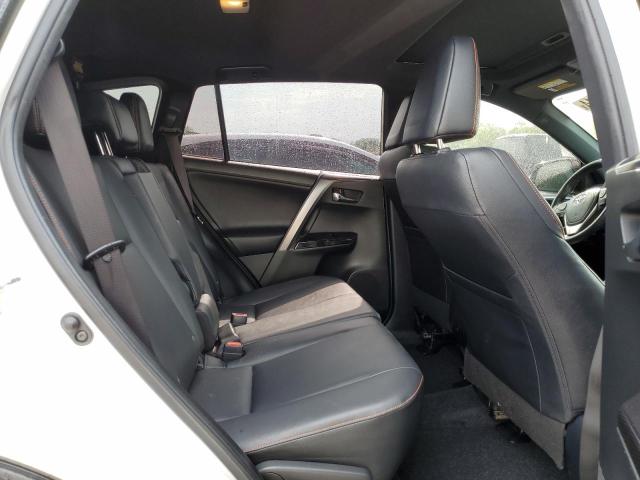 2018 TOYOTA RAV4 SE JTMJFREV3JJ208719  63683644