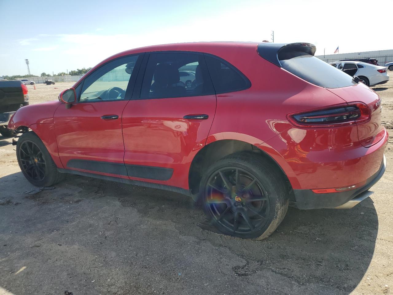 WP1AA2A51JLB17348 2018 Porsche Macan