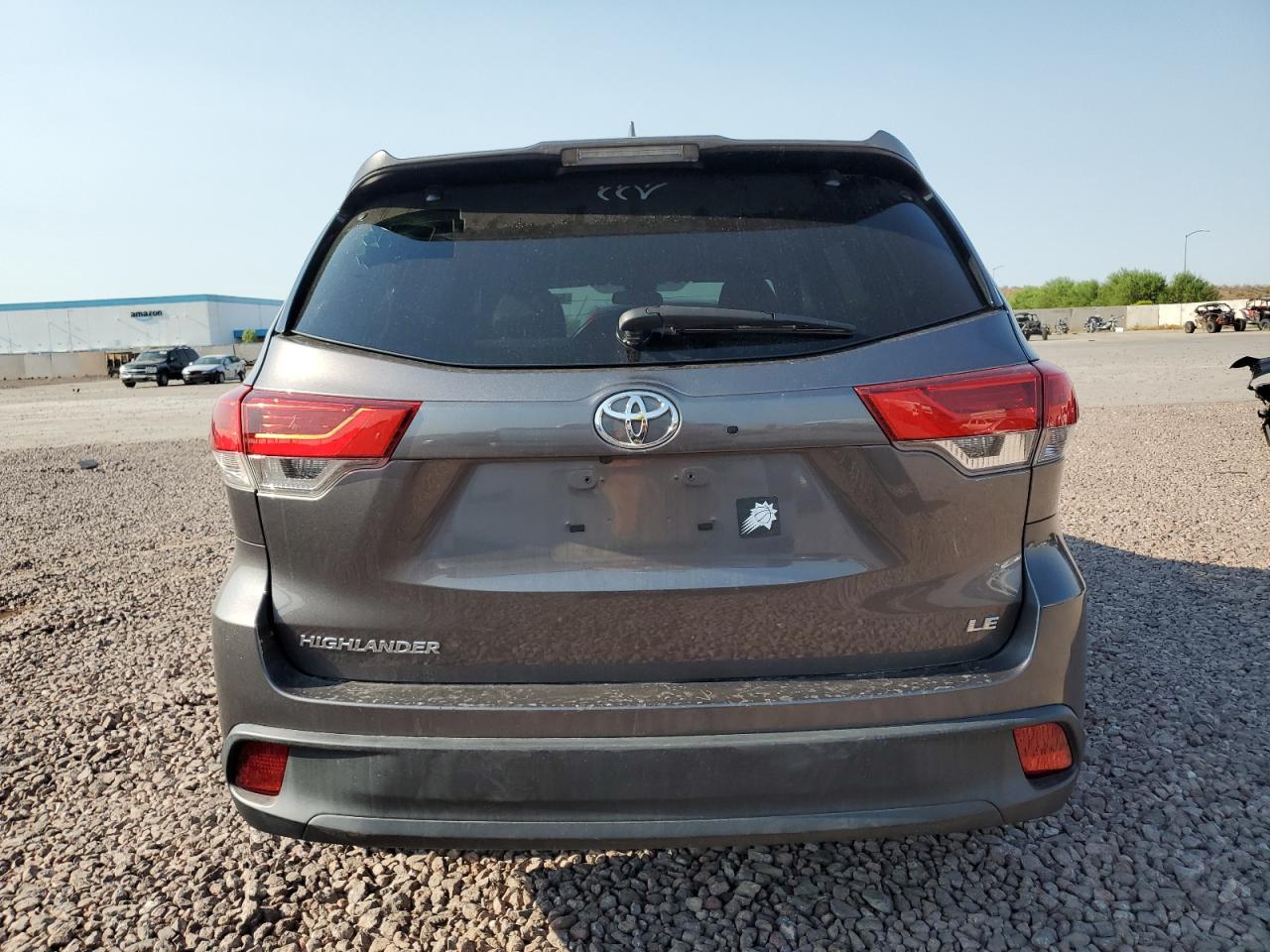 5TDZZRFH2JS246738 2018 Toyota Highlander Le