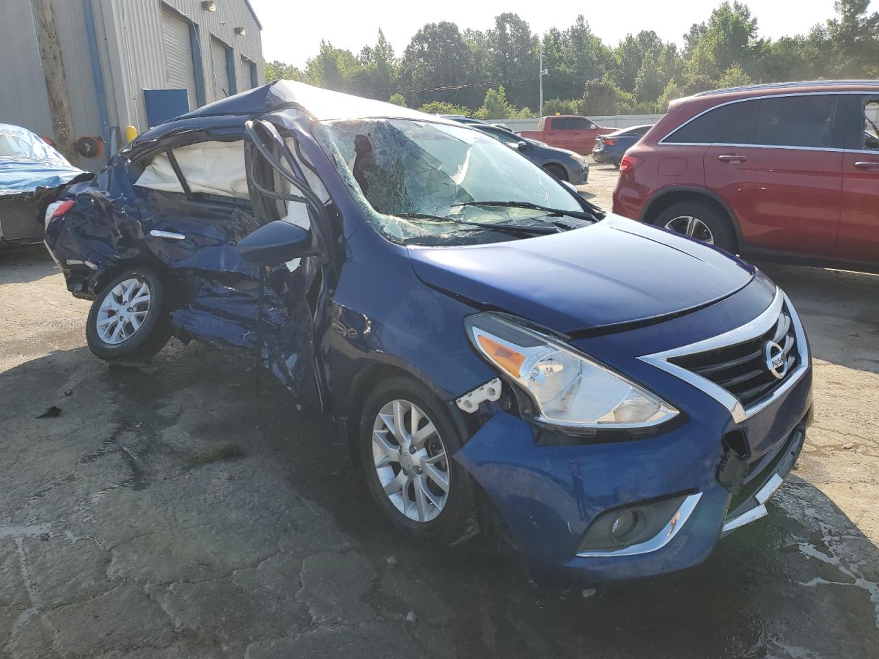 Lot #2794405446 2018 NISSAN VERSA S