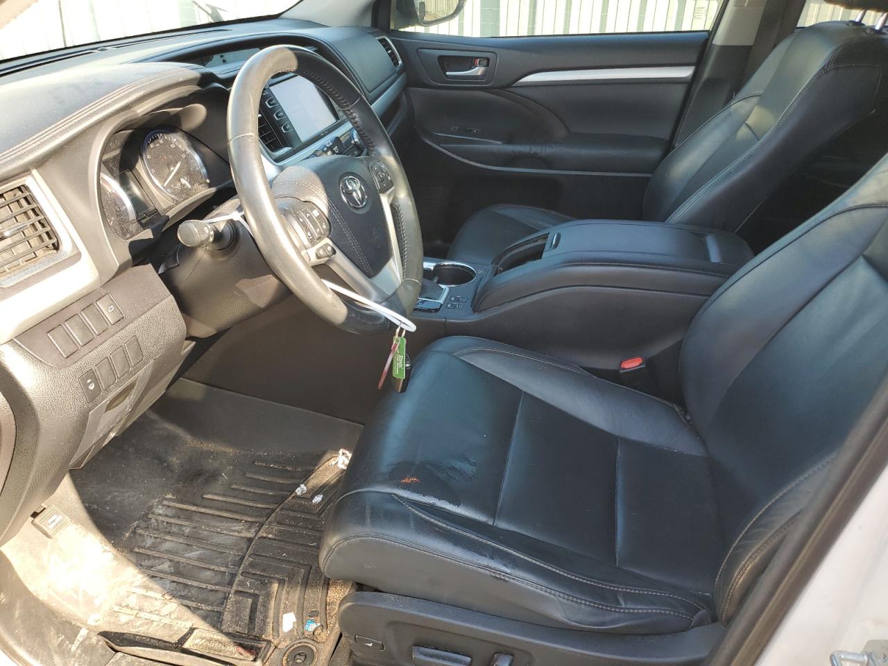 5TDKKRFHXFS078635 2015 Toyota Highlander Xle