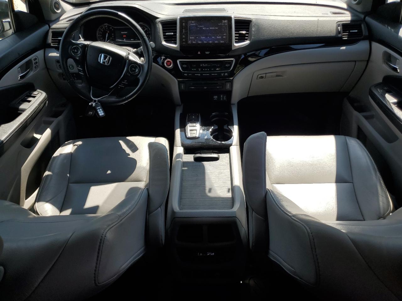 5FNYF6H95JB004071 2018 Honda Pilot Touring